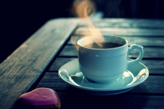 Tận hưởng tách cà phê cuộc đời